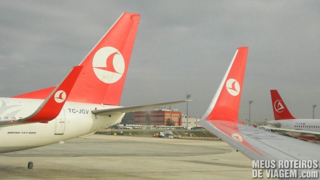 Aviões da Turkish Airlines no Aeroporto de Istambul - Turquia