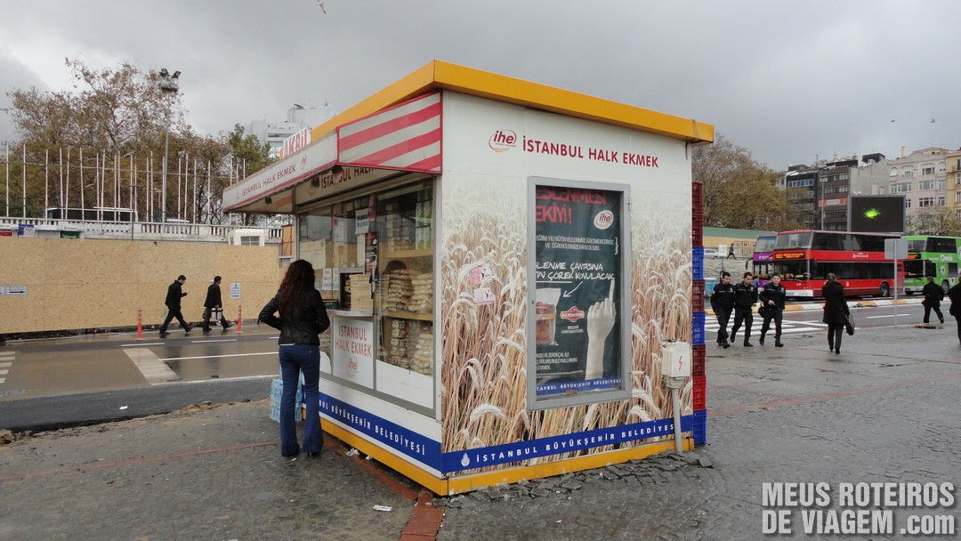 Quiosque para comprar o cartão Istanbulkart - Istambul, Turquia