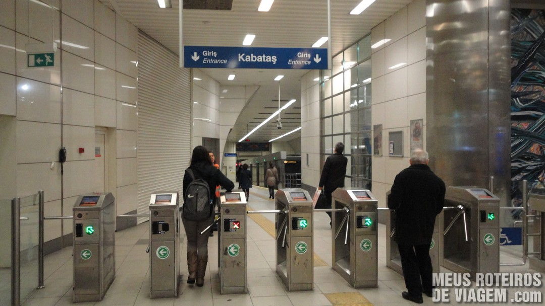 Estação Taksim do Funicular de Istambul - Turquia