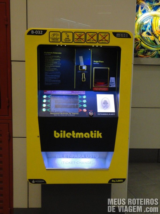 Máquina para recarregar cartão Istanbulkart - Istambul, Turquia