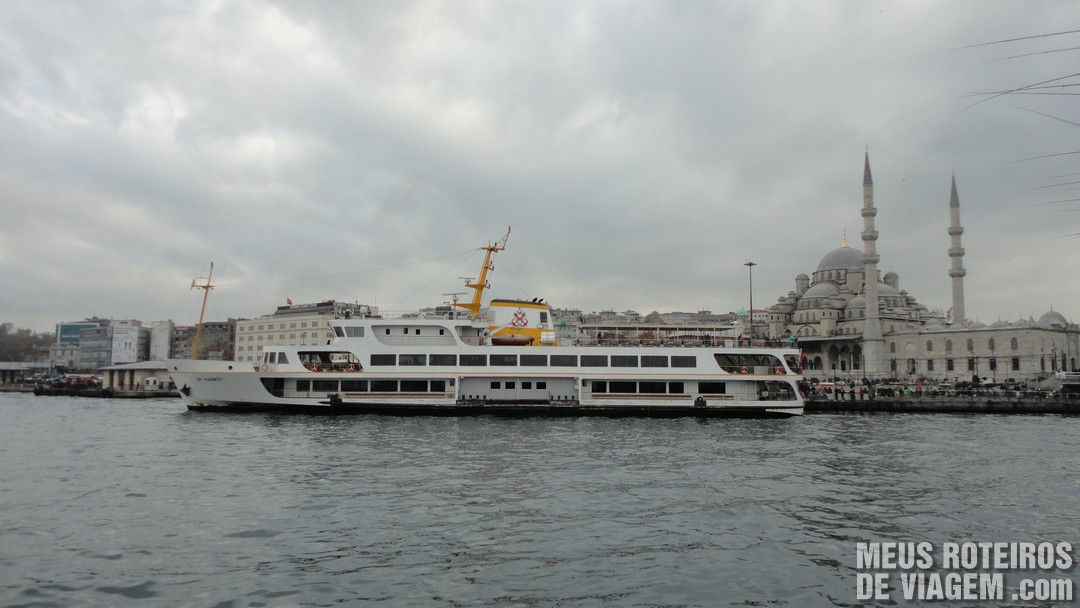 Barco para cruzar o Bósforo - Istambul, Turquia