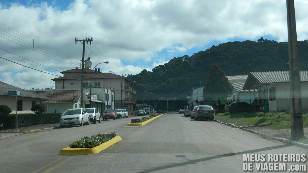 Avenida na chegada de Urupema