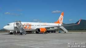 Avião da GOL no aeroporto de Florianópolis