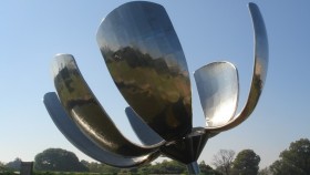 Floralis Generica - Buenos Aires, Argentina