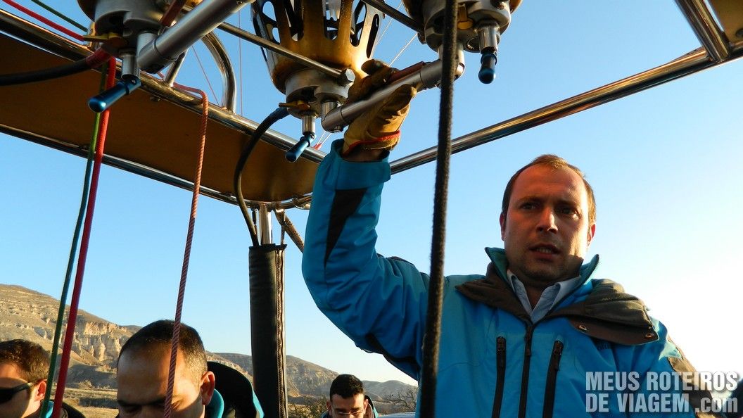Piloto de balão na Capadócia - Turquia