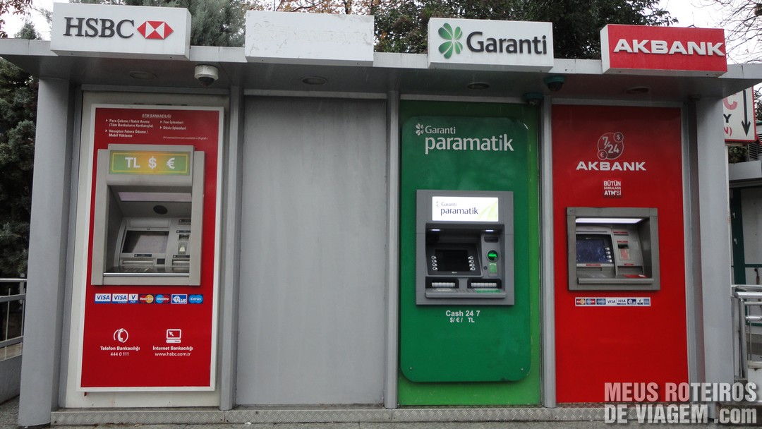 Caixas eletrônicos em Sultanahmet