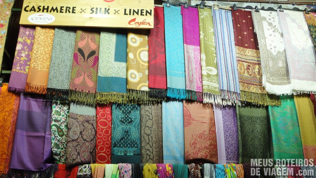 Pashminas no Grande Bazar - Istambul, Turquia