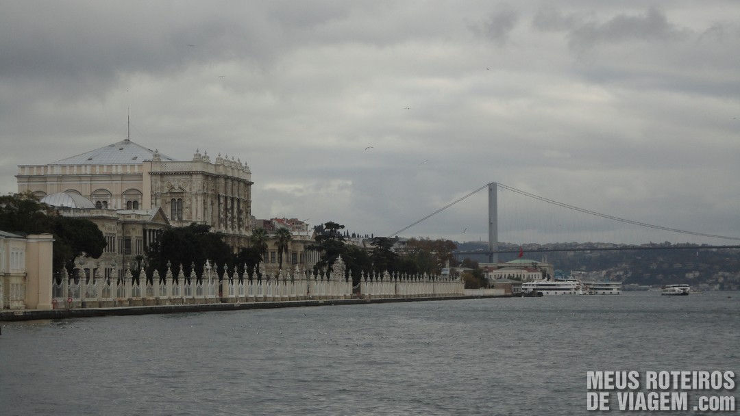 Palácio Dolmabahce e o Estreito de Bósforo - Istambul, Turquia