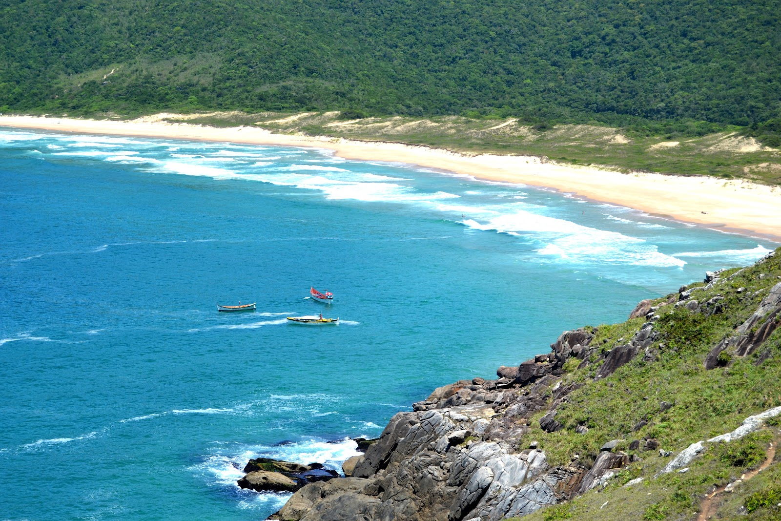 Praia da Lagoinha do Leste (fonte: mochiladajuli.com)