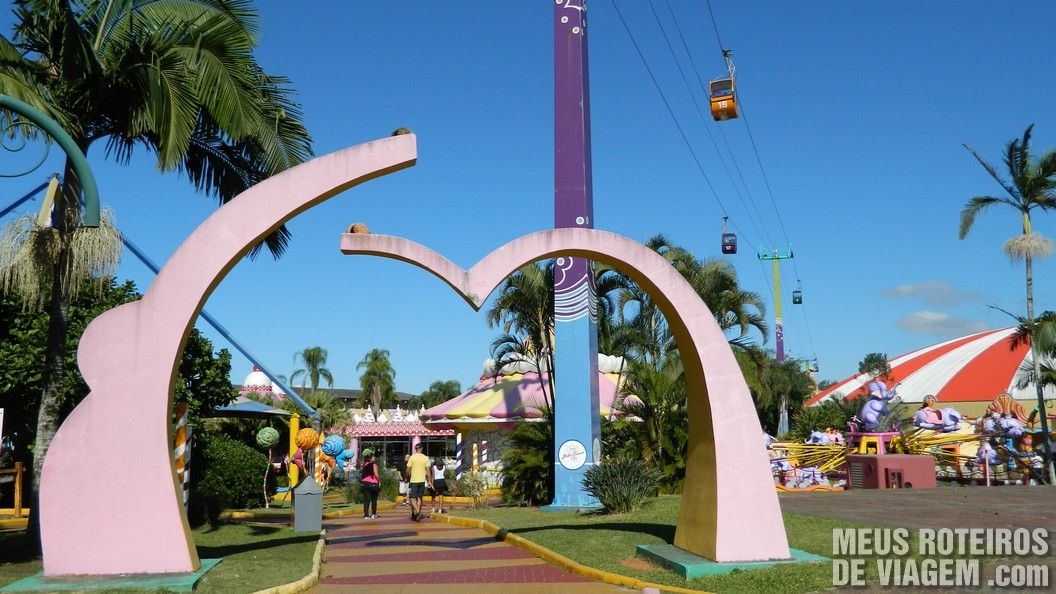 Área de brinquedos infantis - Triplikland