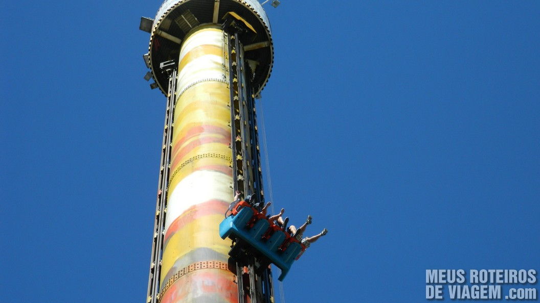 Elevador Big Tower - Parque Beto Carrero World Penha/SC