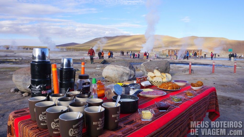Café da manhã no Geiser del Tatio - Agência Araya Atacama