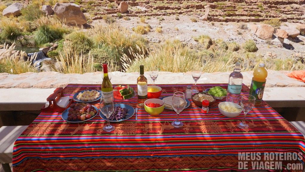 Mesa do coquetel nas Termas de Puritama - Agência Araya Atacama