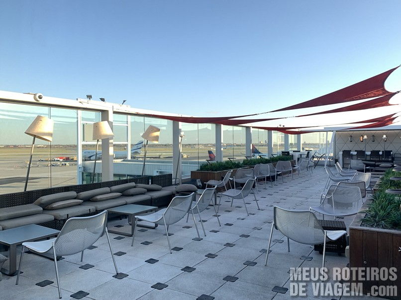 Mirante na sala vip Delta Sky Club - Aeroporto JFK, Nova York