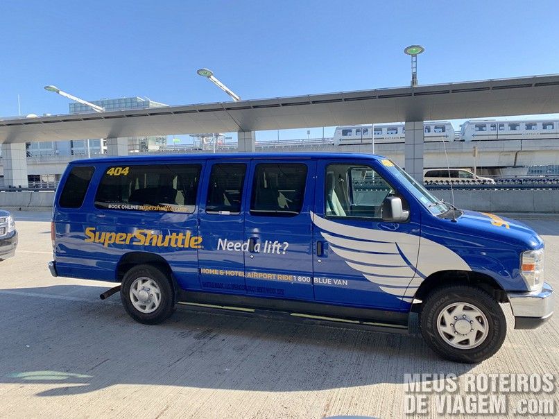 Van da empresa Super Shuttle no Aeroporto JFK - Nova York