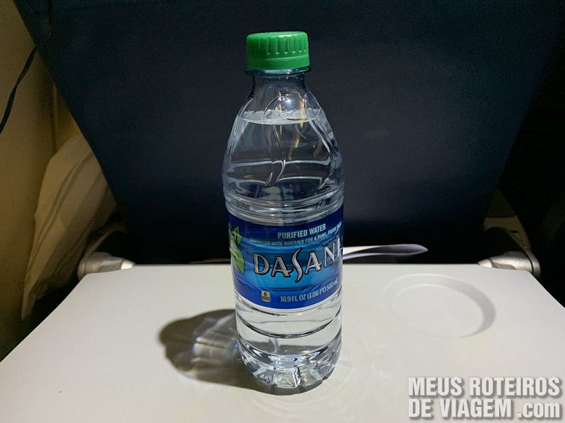 Garrafa de água na Delta Airlines