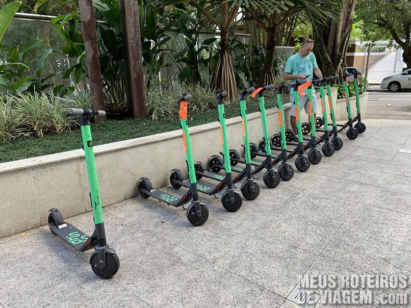 Estação de patinetes em Florianópolis