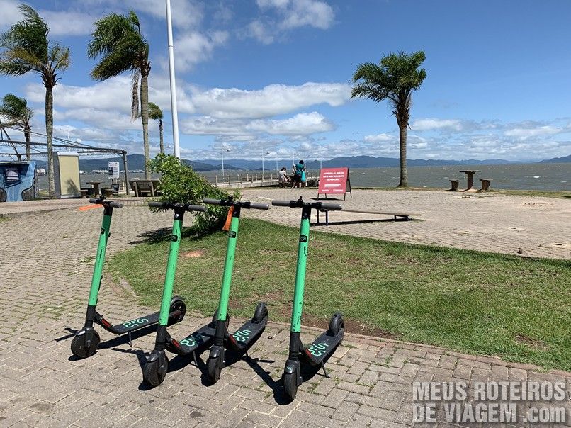 Patinetes elétricos em Floripa